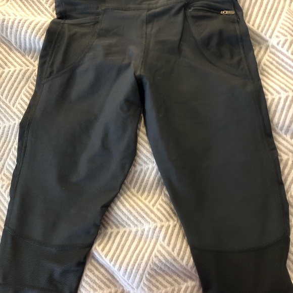 Nike dri-fit workout capris - Picture 3 of 6